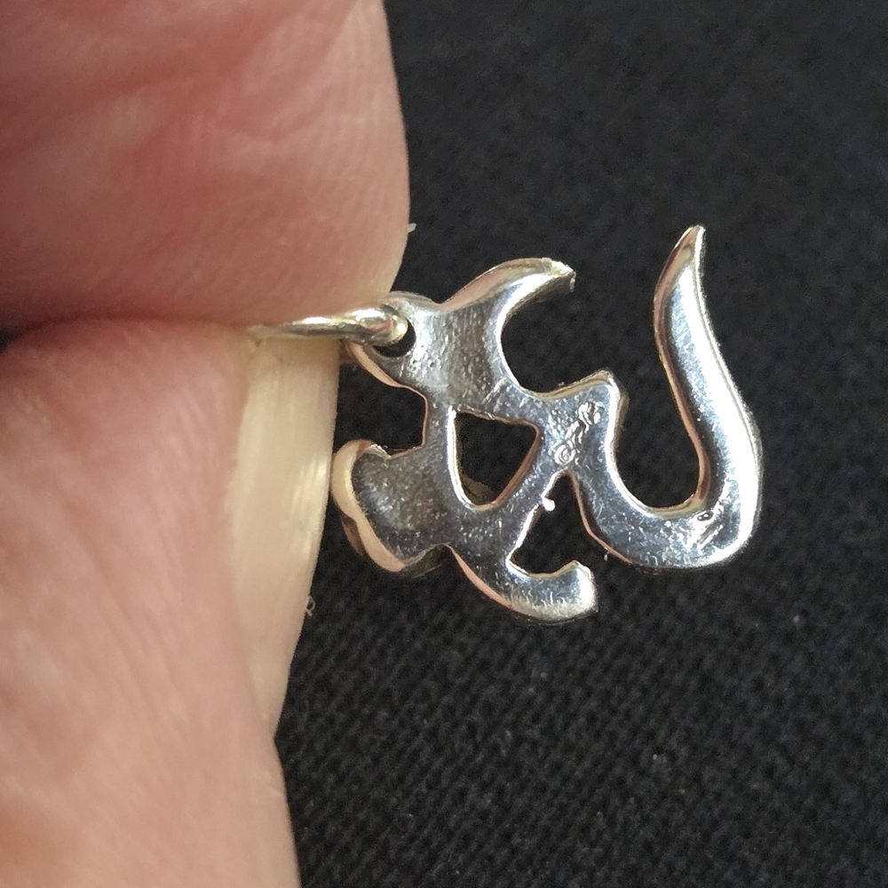 Topaz sterling Ohm symbol pendant - Picture 6 of 6